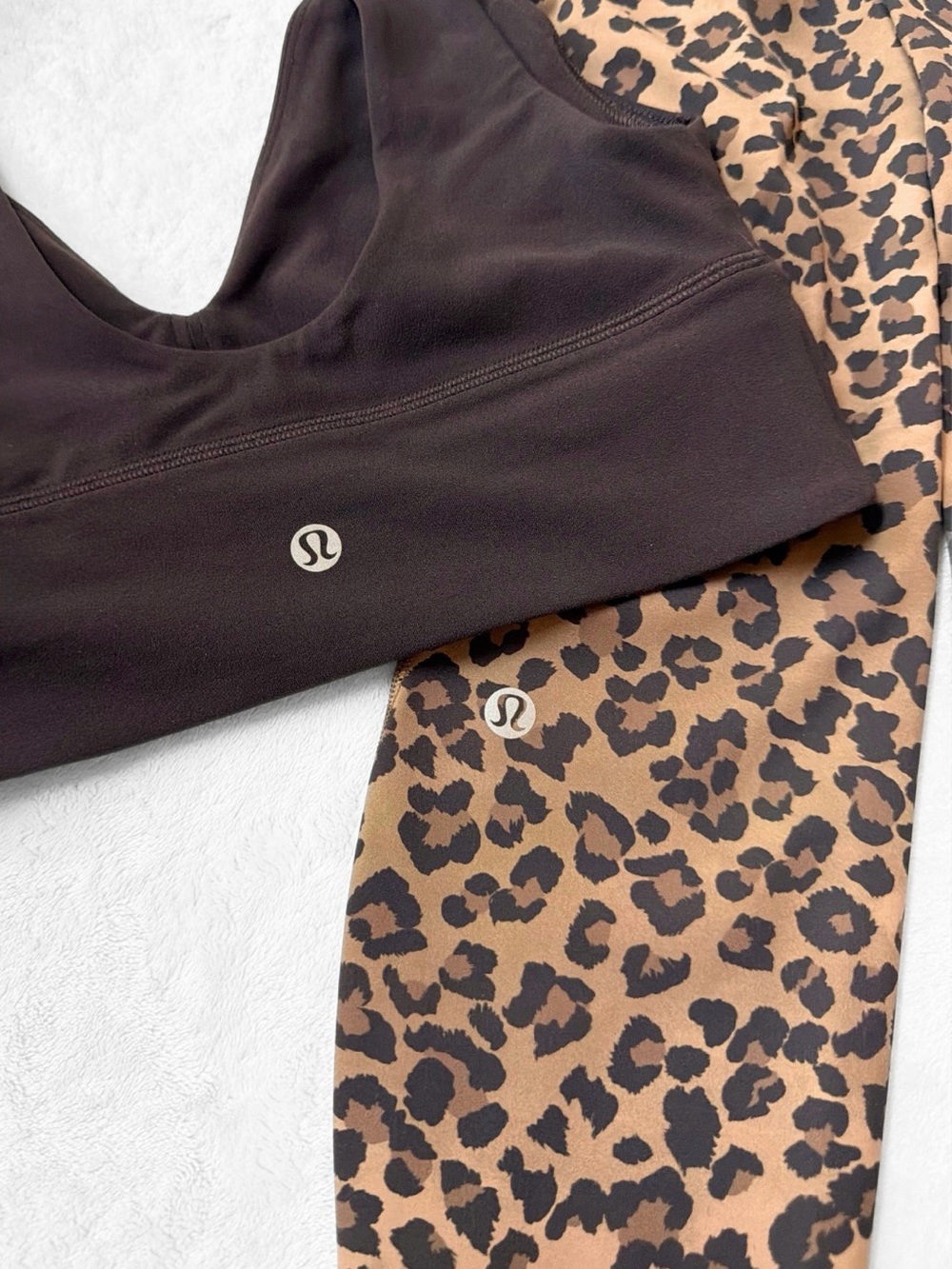 NWT Lululemon Align V-Neck Bra + Fast & Free 25” Leopard Set – Sequoia – Size 4 - Picture 4 of 13